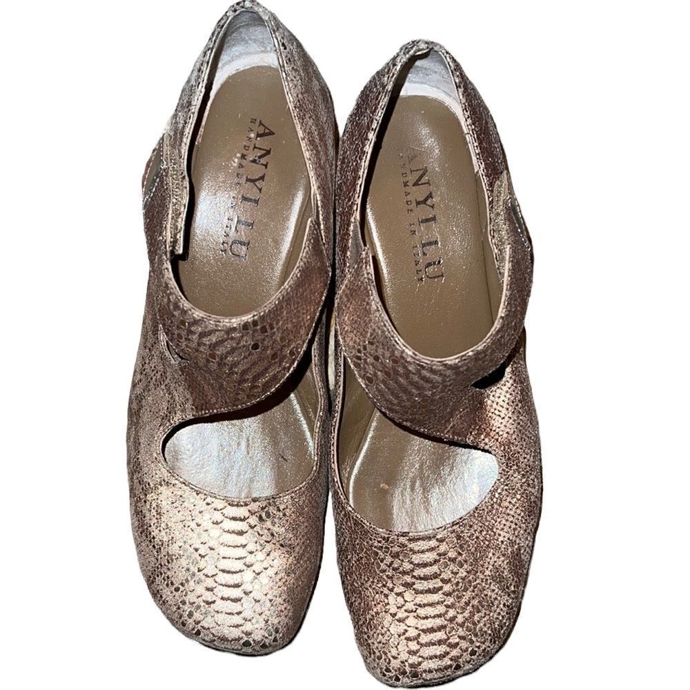 Anyi Lu Gold Snakeskin Leather Shoes Size 5